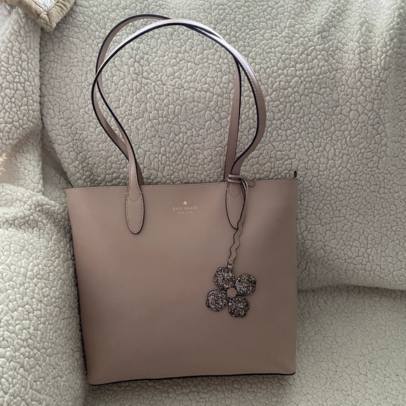 kate spade Handbags - Kate Spade Tote♠️